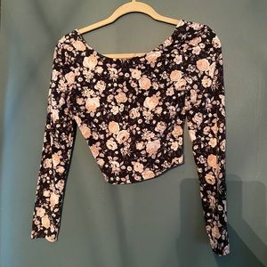 Long sleeve belly shirt